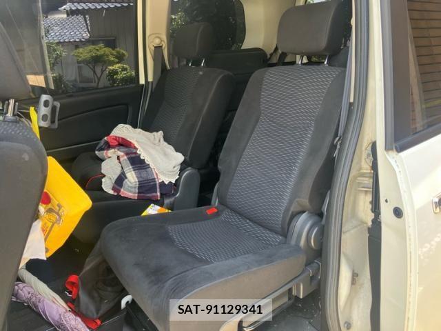 Nissan SERENA 2011-01 7619863-7