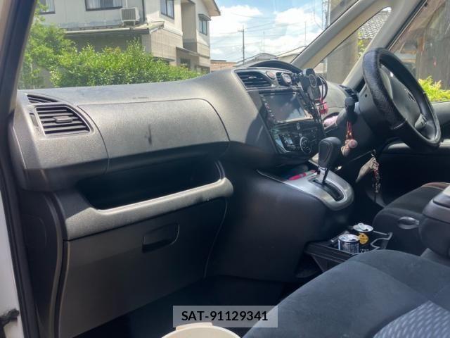 Nissan SERENA 2011-01 7619863-8