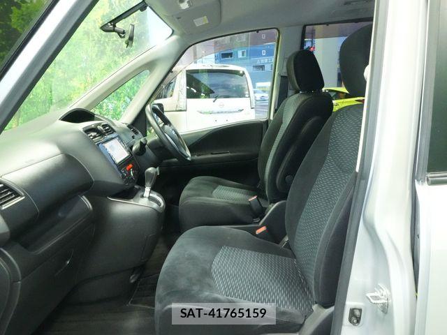 Nissan SERENA 2011-06 7619857-24