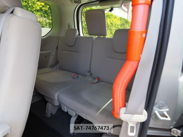 Nissan SERENA 2016-12 7619853-18