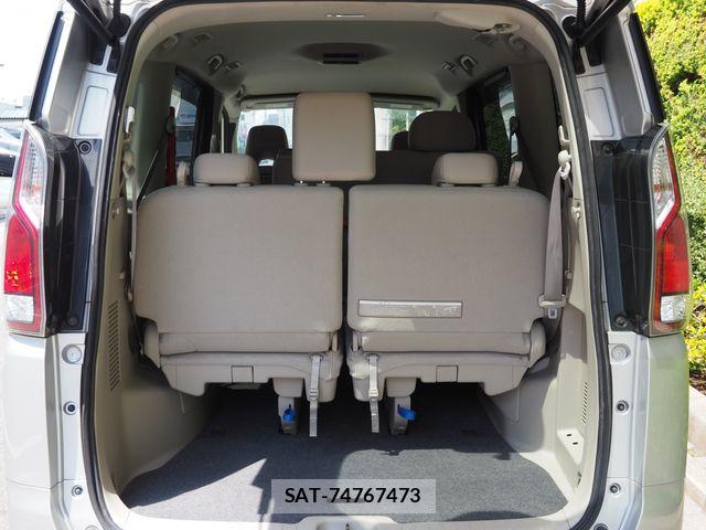 Nissan SERENA 2016-12 7619853-19