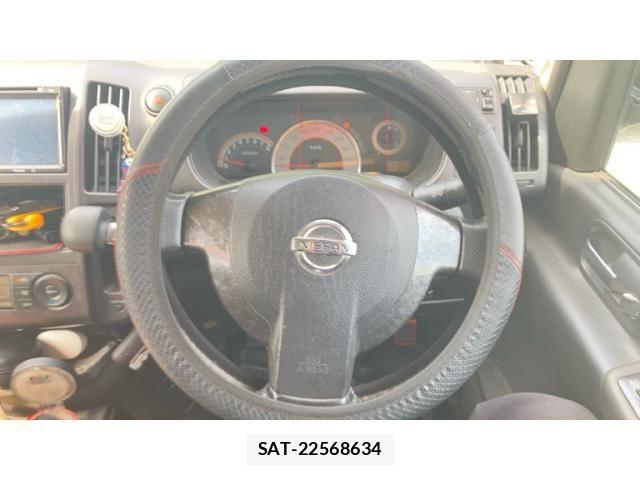 Nissan SERENA 2005-10 7619864-8