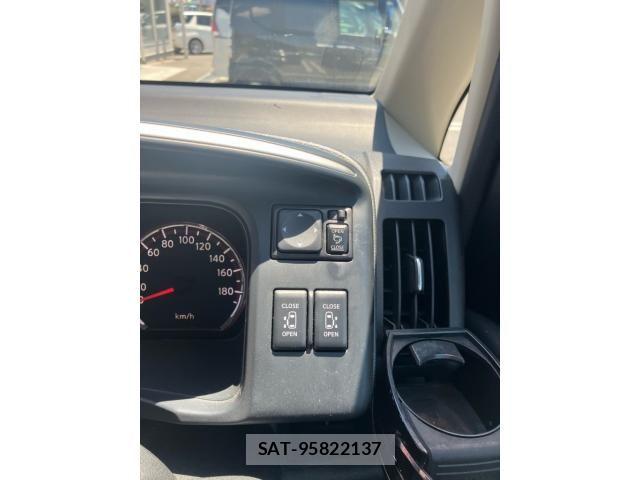 Nissan SERENA 2010-02 7619861-17