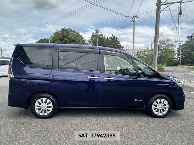 Nissan SERENA 2017-07 7619856-18