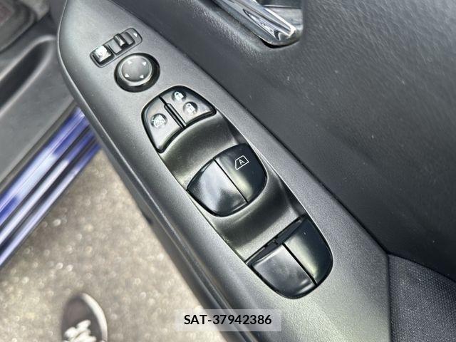 Nissan SERENA 2017-07 7619856-29