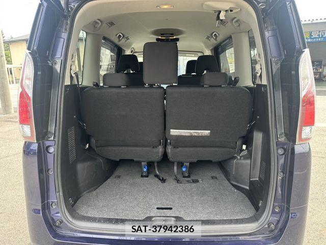 Nissan SERENA 2017-07 7619856-6