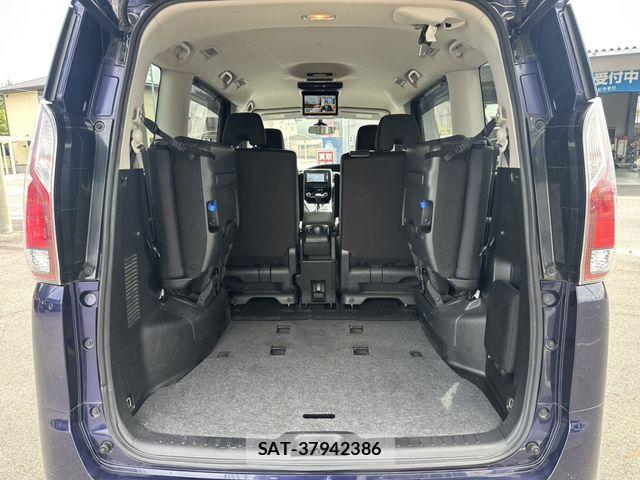 Nissan SERENA 2017-07 7619856-7