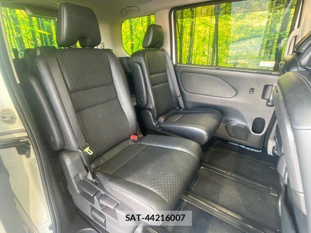 Nissan SERENA 2018-10 7619815-9