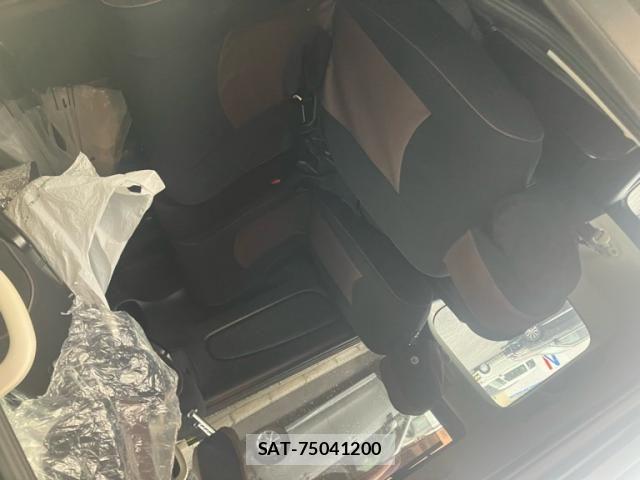 Nissan SERENA 2012-03 7728383-11