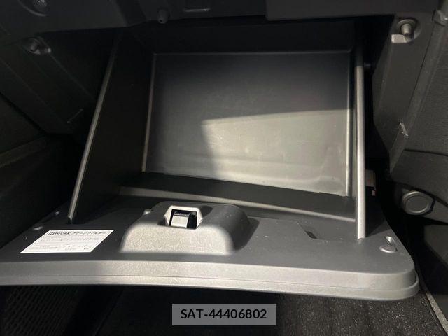 Nissan SERENA 2023-10 7728262-3