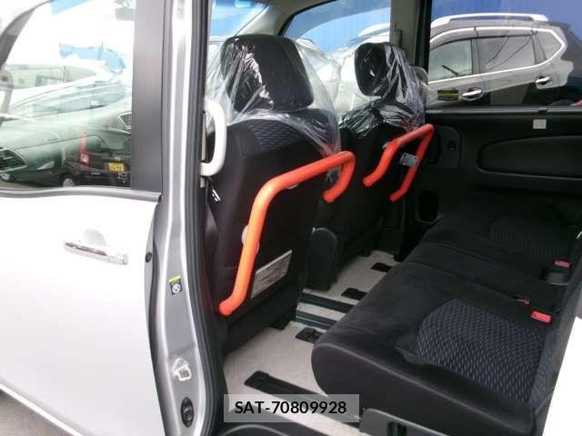 Nissan SERENA 2015-03 7728365-13
