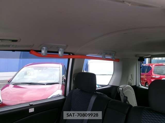 Nissan SERENA 2015-03 7728365-15