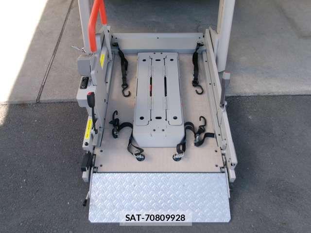 Nissan SERENA 2015-03 7728365-5