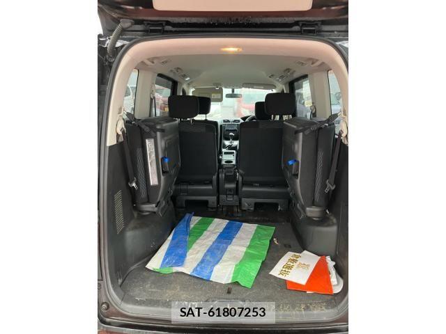 Nissan SERENA 2012-08 7728396-25