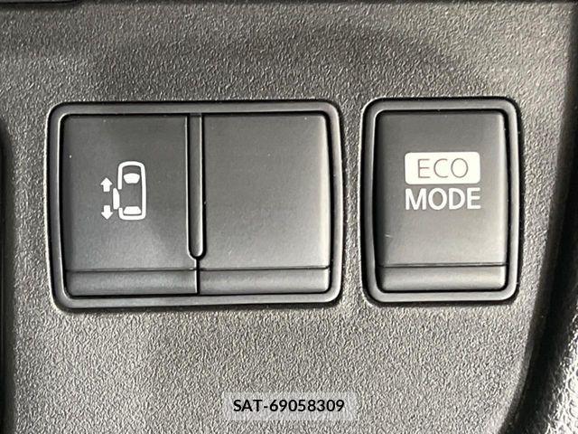 Nissan SERENA 2011-03 7728371-5