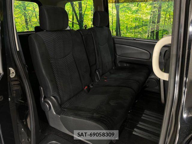 Nissan SERENA 2011-03 7728371-8