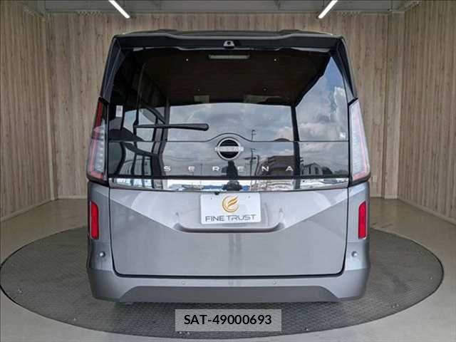 Nissan SERENA 2023-06 7728351-18