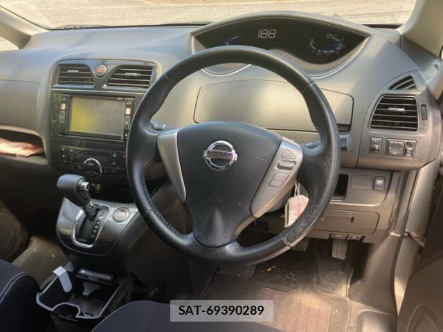 Nissan SERENA 2011-06 7728382-11