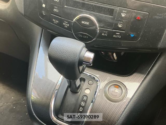 Nissan SERENA 2011-06 7728382-17