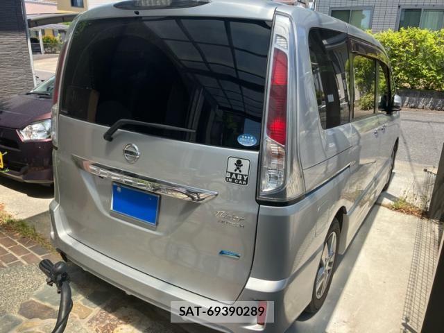 Nissan SERENA 2011-06 7728382-8