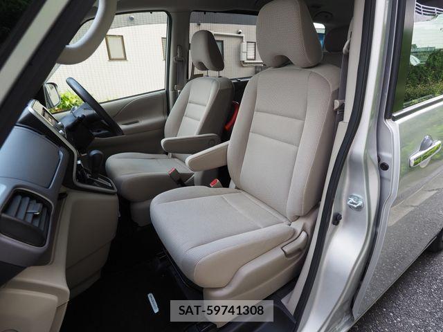 Nissan SERENA 2017-11 7788930-12