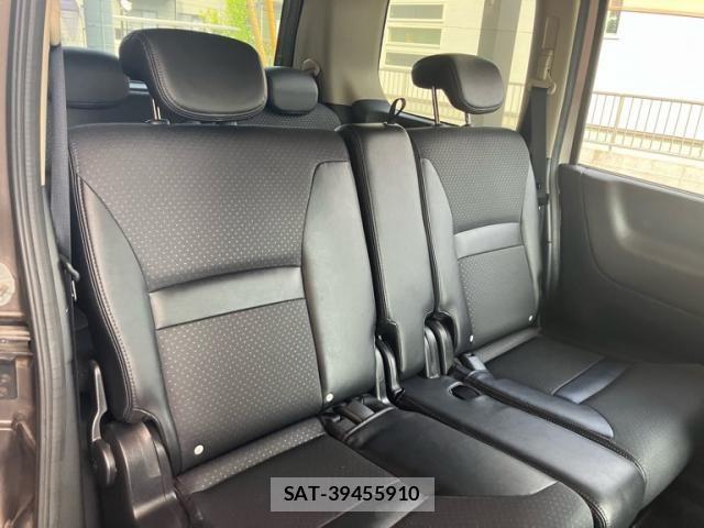 Nissan SERENA 2005-07 7788913-10