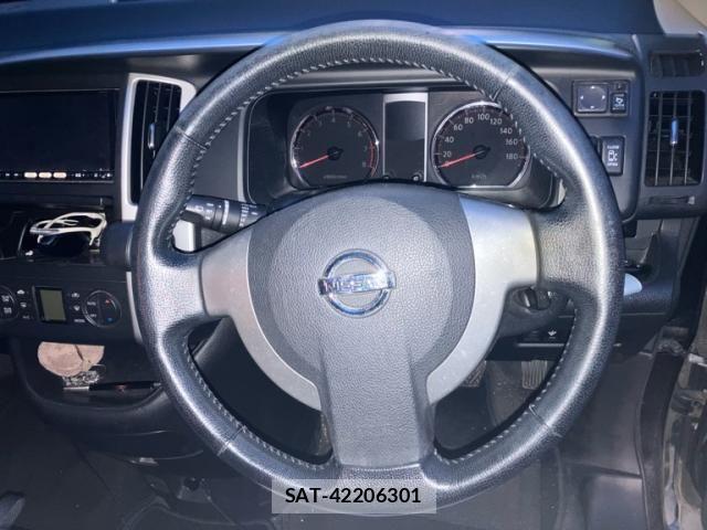 Nissan SERENA 2010-04 7879338-10