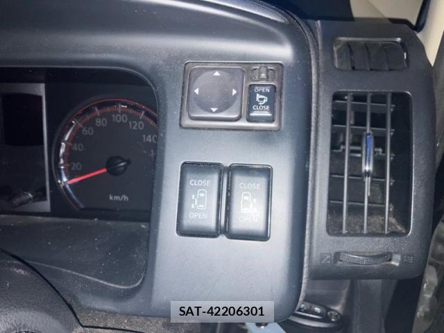 Nissan SERENA 2010-04 7879338-13
