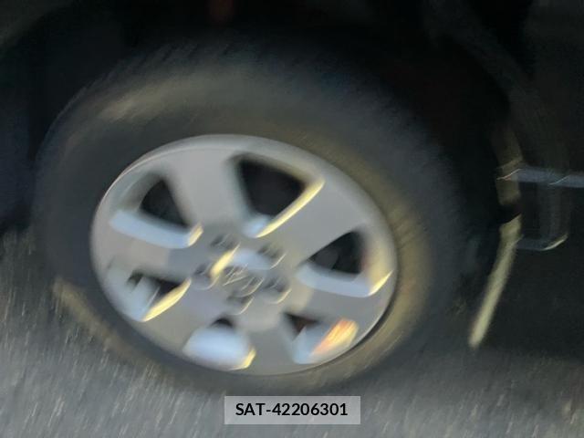 Nissan SERENA 2010-04 7879338-5