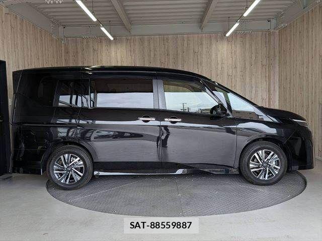 Nissan SERENA 2023-07 7879295-18