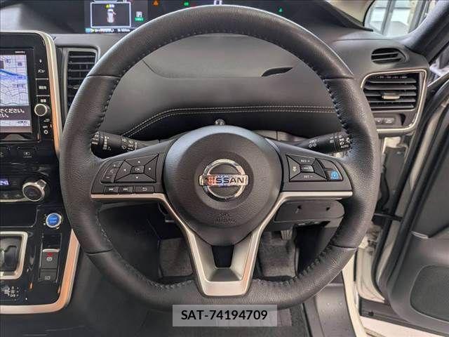 Nissan SERENA 2018-05 7879312-12