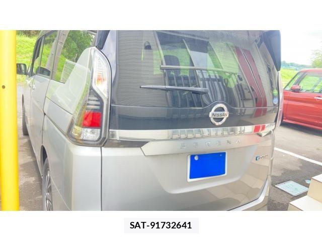 Nissan SERENA 2018-04 7879318-4