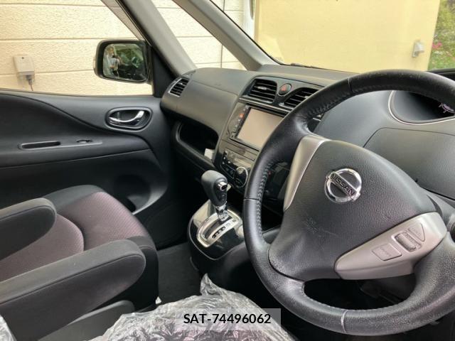 Nissan SERENA 2011-10 7879333-10