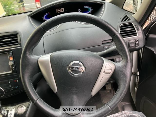 Nissan SERENA 2011-10 7879333-11