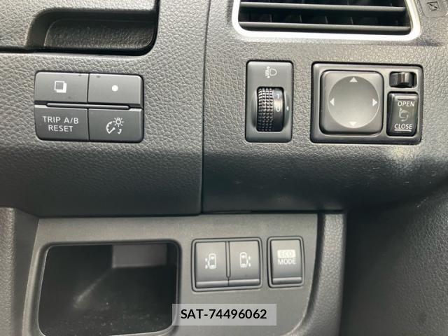 Nissan SERENA 2011-10 7879333-19