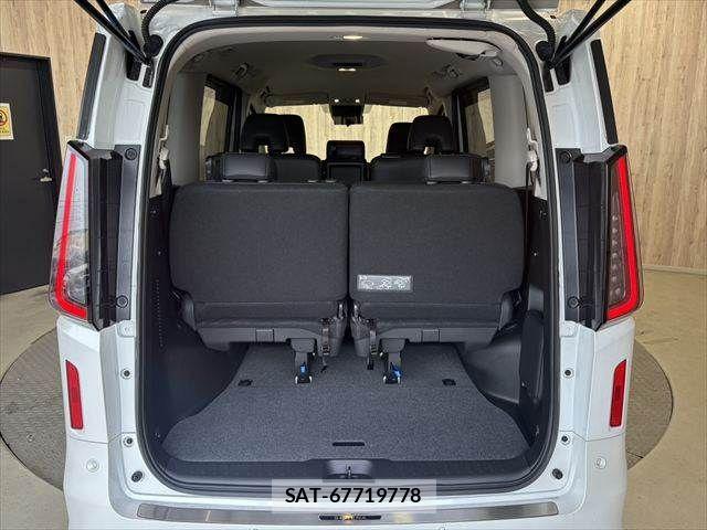 Nissan SERENA 2023-11 7963665-8
