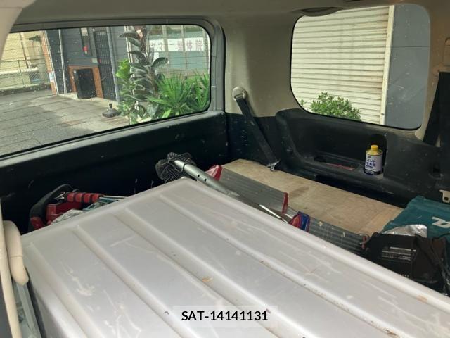 Nissan SERENA 2009-07 7963681-17