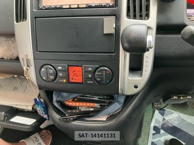 Nissan SERENA 2009-07 7963681-21