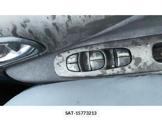 Nissan SERENA 2011-07 7963687-12
