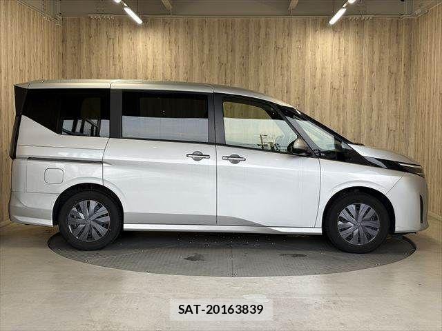 Nissan SERENA 2023-06 7963675-16