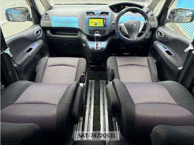 Nissan SERENA 2011-06 7980947-5