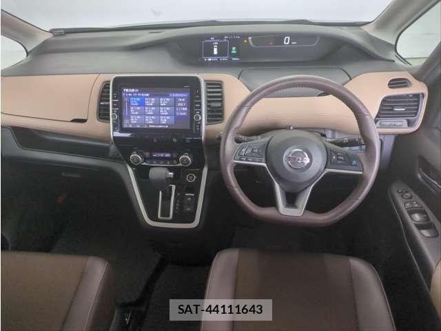 Nissan SERENA 2017-08 7980946-11