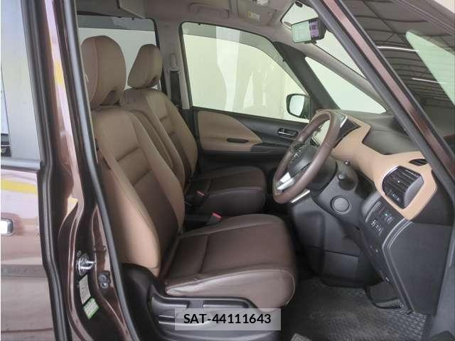 Nissan SERENA 2017-08 7980946-24