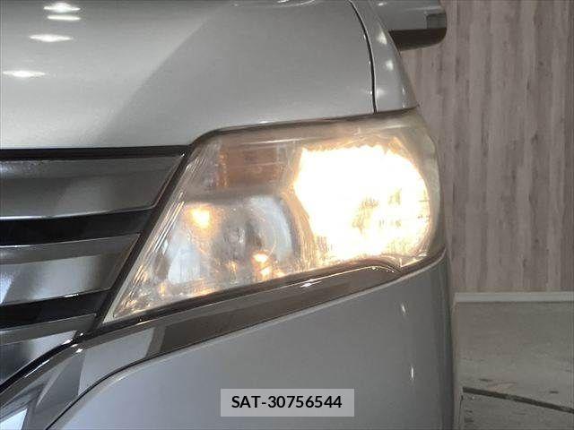 Nissan SERENA 2011-08 7980945-11