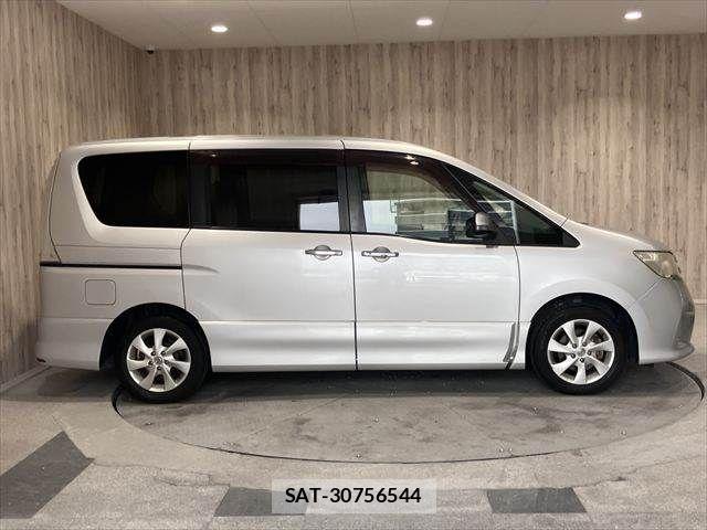 Nissan SERENA 2011-08 7980945-18