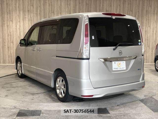 Nissan SERENA 2011-08 7980945-21