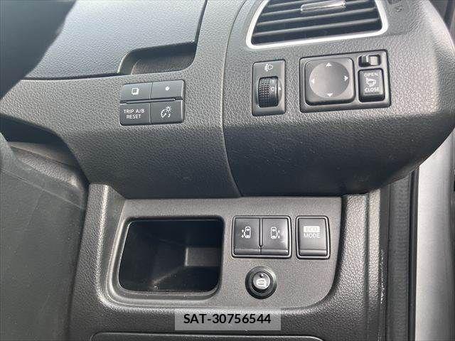 Nissan SERENA 2011-08 7980945-6