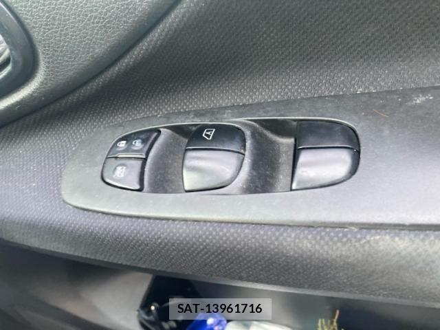 Nissan SERENA 2011-03 7980956-14