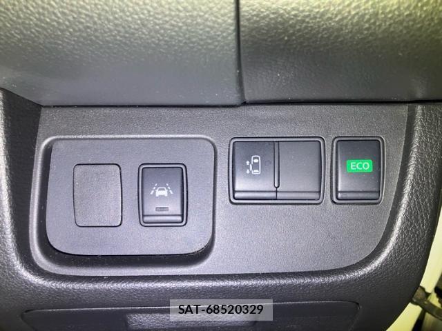 Nissan SERENA 2016-03 7980957-11