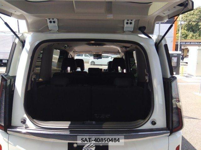 Nissan SERENA 2023-10 7980925-28